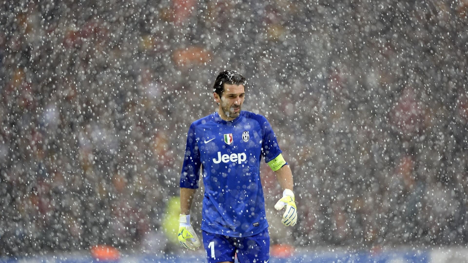 开云官网-皇马对阵拜仁慕尼黑，比赛激烈胜负难定！，皇马对拜仁4比0