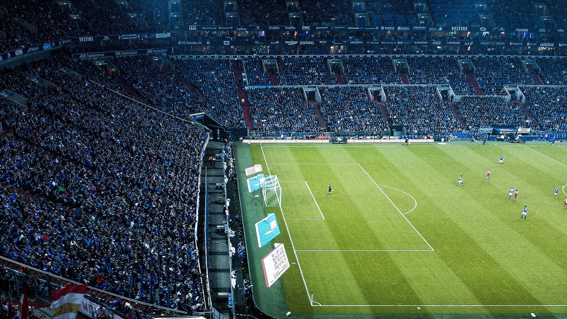 英超比赛中压迫防守对对手传球线路限制效果分析，英超哪个球队打防守反击